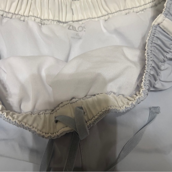 Zelos grey running shorts women XL,  athletic 3.25 inseam,brief lined - Picture 3 of 3